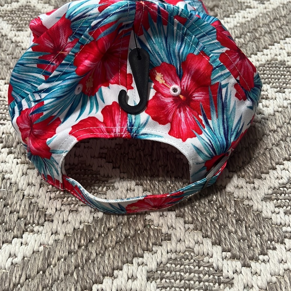 47 brand women’s fit Cleveland Cavaliers Hawaiian themed baseball hat - Picture 2 of 5